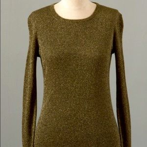 Knit top in deep green with gold